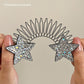 🔥Limited time 50% off！👱‍♀️Tame stray hairs and create sleek hairstyles！✨️Flexible Invisible Grip Flyaway Hair Comb